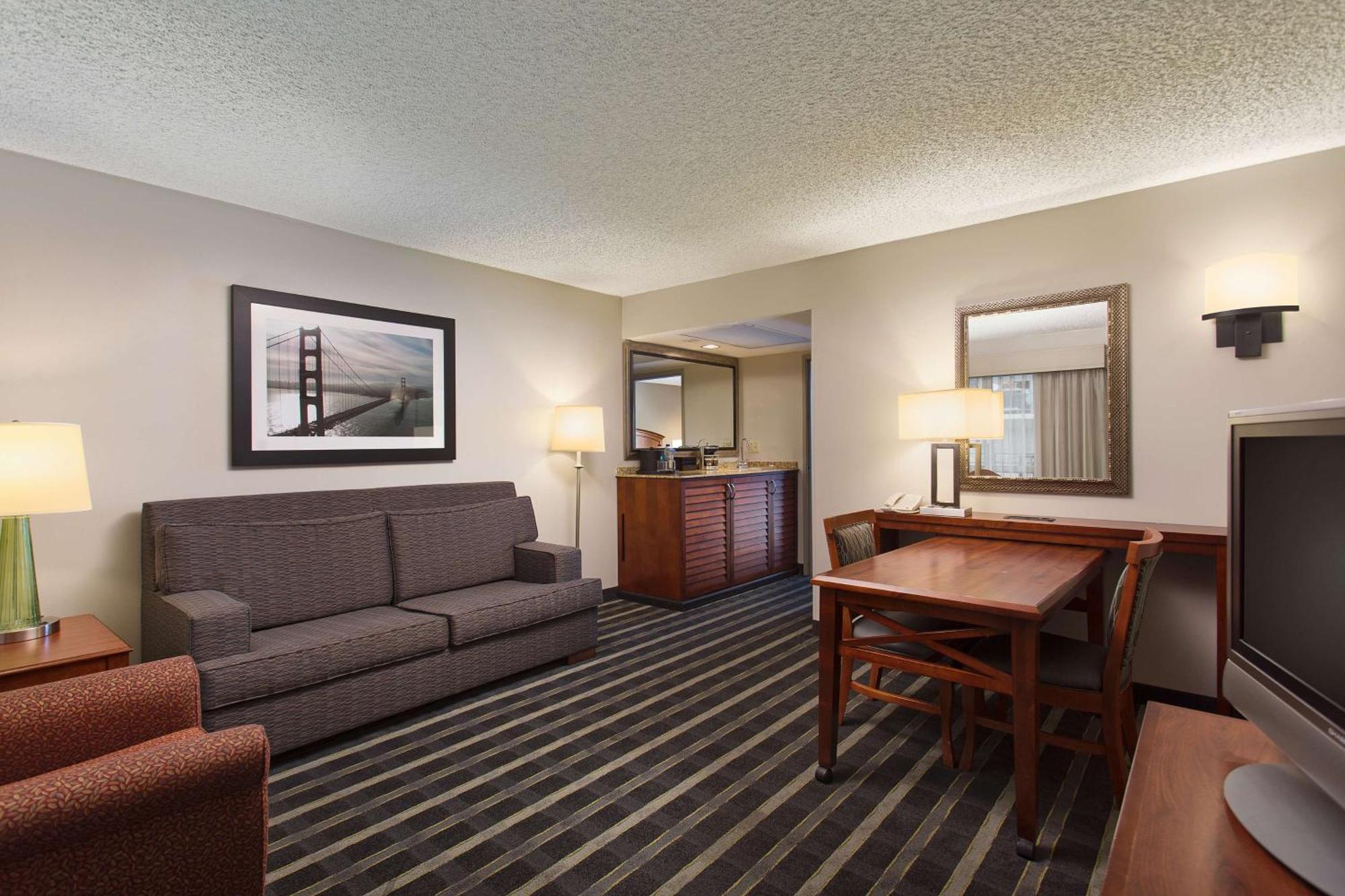 Embassy Suites San Francisco Airport - Waterfront Берлінгейм Екстер'єр фото