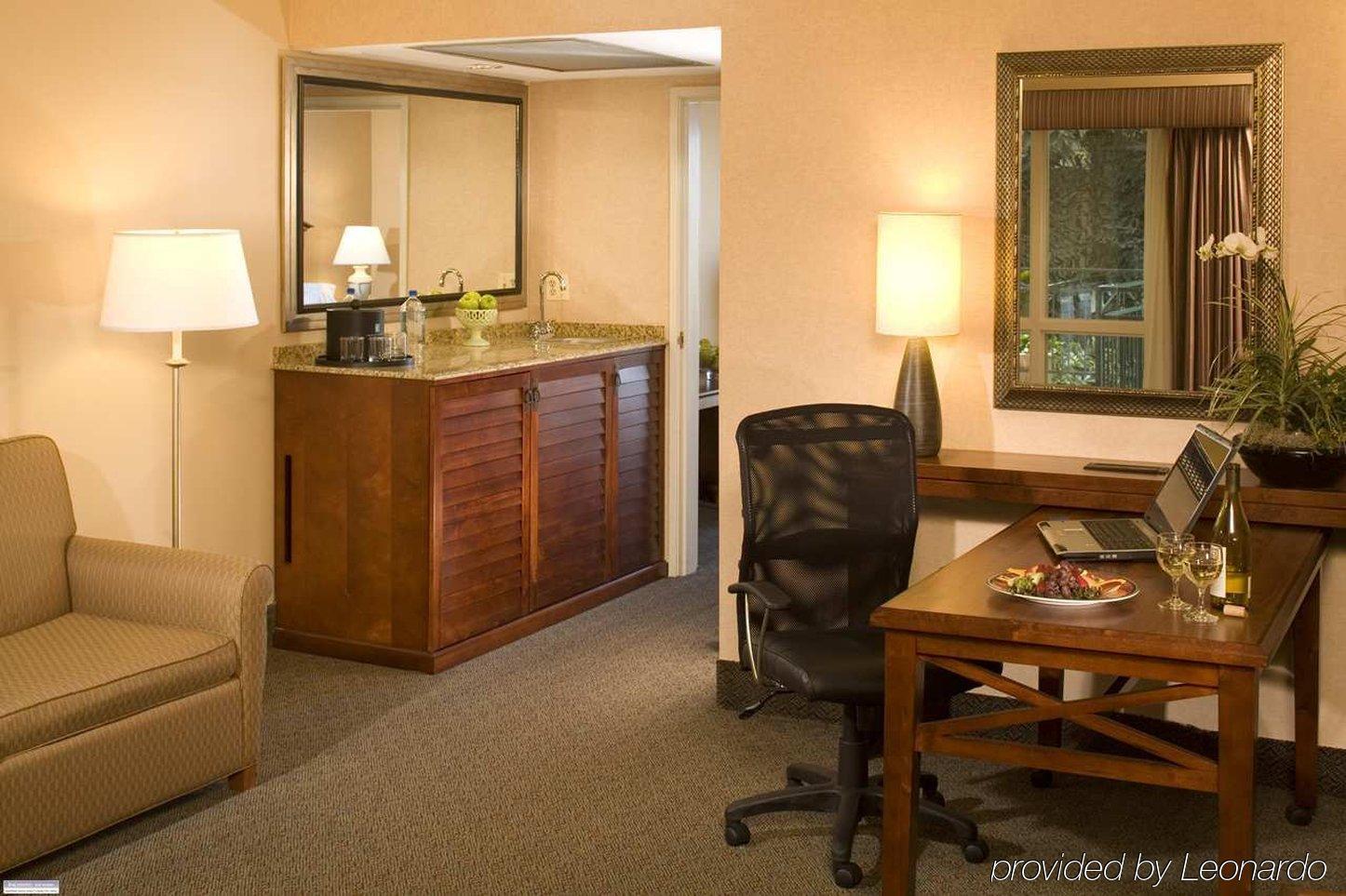 Embassy Suites San Francisco Airport - Waterfront Берлінгейм Номер фото